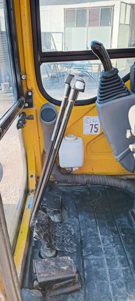 Багер Komatsu, снимка 6