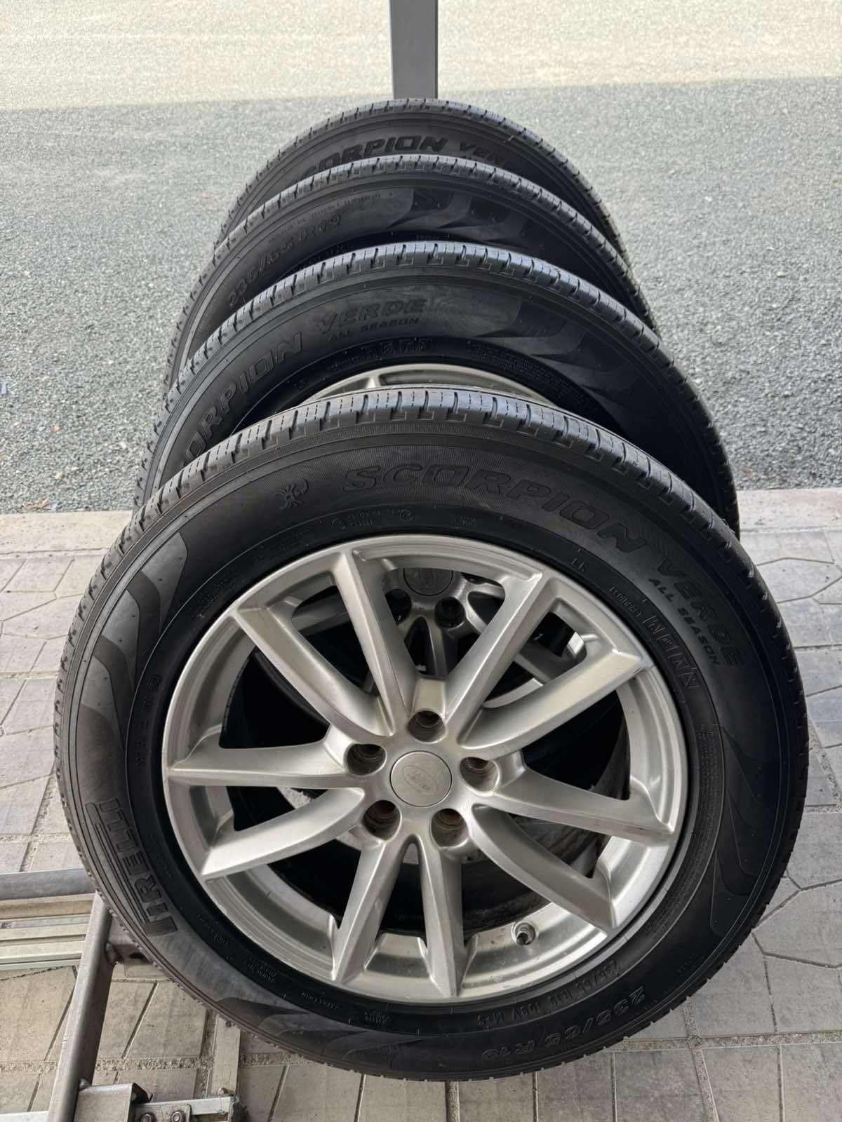 Гуми с джанти Pirelli 235/65R19
