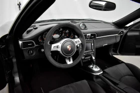 Porsche 911 Carrera 4 GTS, снимка 12