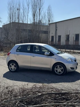 Toyota Yaris 1.33 VVTI - 101 к.с. 6 скорости , снимка 2