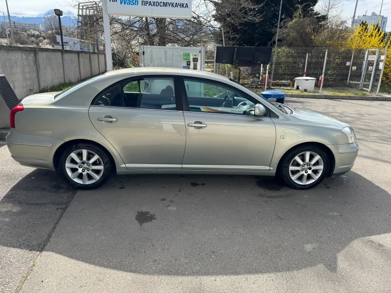 Toyota Avensis, снимка 9 - Автомобили и джипове - 47231148