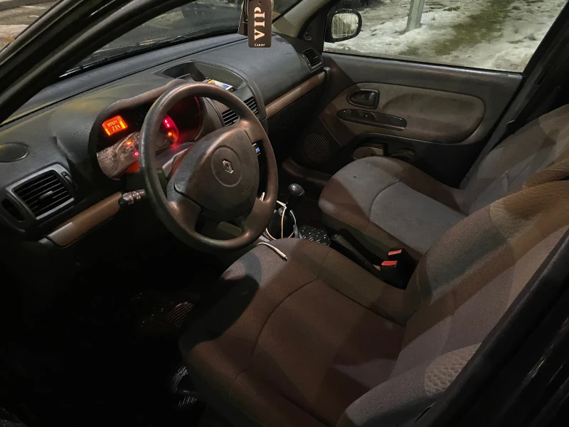 Renault Clio 1.2, снимка 8 - Автомобили и джипове - 48856602