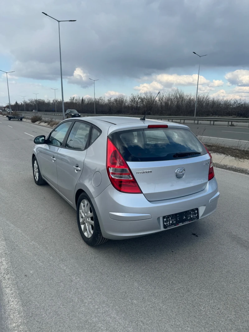 Hyundai I30 1.6 i, снимка 5 - Автомобили и джипове - 49197528