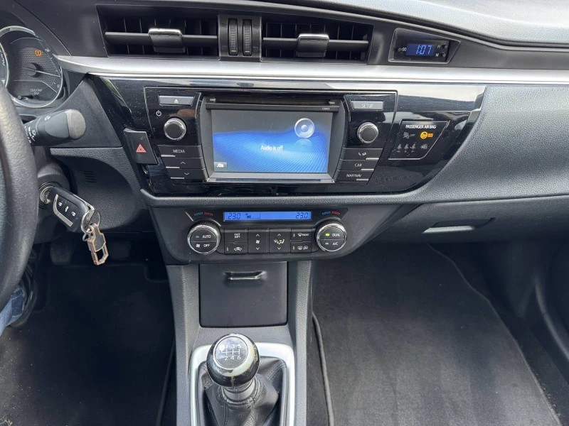 Toyota Corolla 1.6 VALVEMATIC, снимка 15 - Автомобили и джипове - 51996822