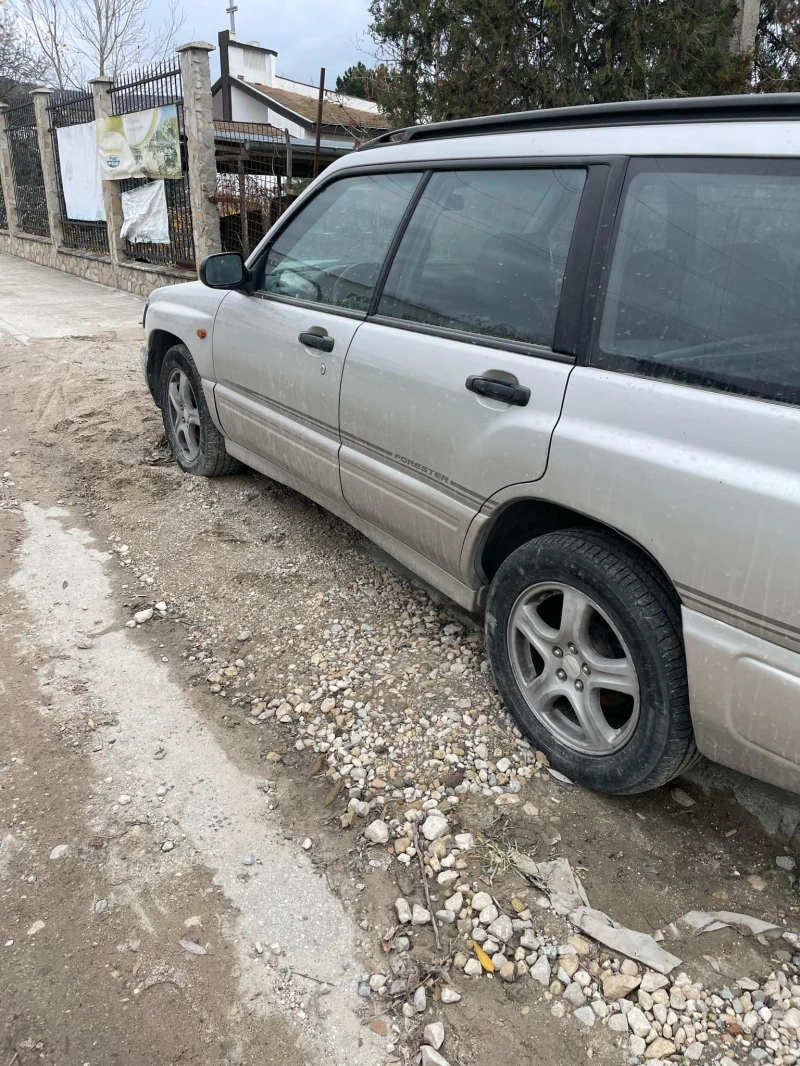 Subaru Forester, снимка 2 - Автомобили и джипове - 52554766