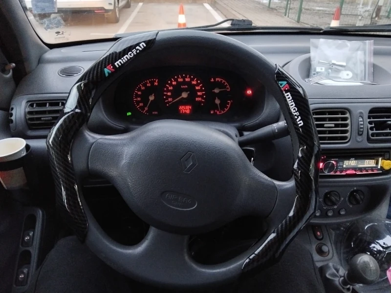 Renault Clio, снимка 9 - Автомобили и джипове - 53070888