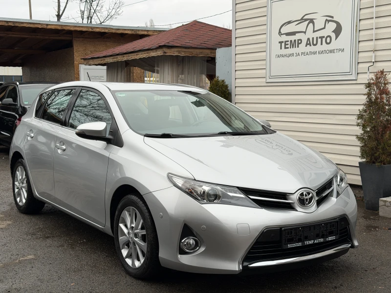 Toyota Auris 1.6i* СЪС СЕРВИЗНА КНИЖКА С ПЪЛНА ИСТОРИЯ, снимка 3 - Автомобили и джипове - 53191984