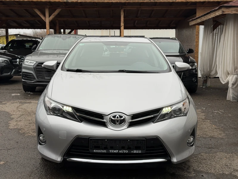Toyota Auris 1.6i* СЪС СЕРВИЗНА КНИЖКА С ПЪЛНА ИСТОРИЯ, снимка 2 - Автомобили и джипове - 53191984