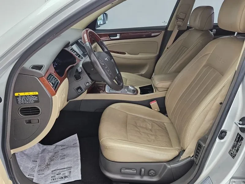 Hyundai Genesis 3.3, снимка 8 - Автомобили и джипове - 54615942