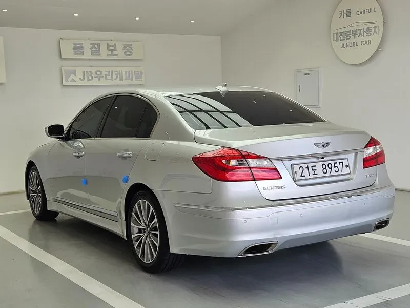 Hyundai Genesis 3.3, снимка 5 - Автомобили и джипове - 54615942