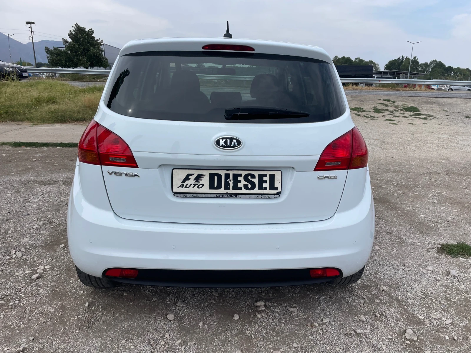 Kia Venga 1.4TDI-90-ITALIA - изображение 9