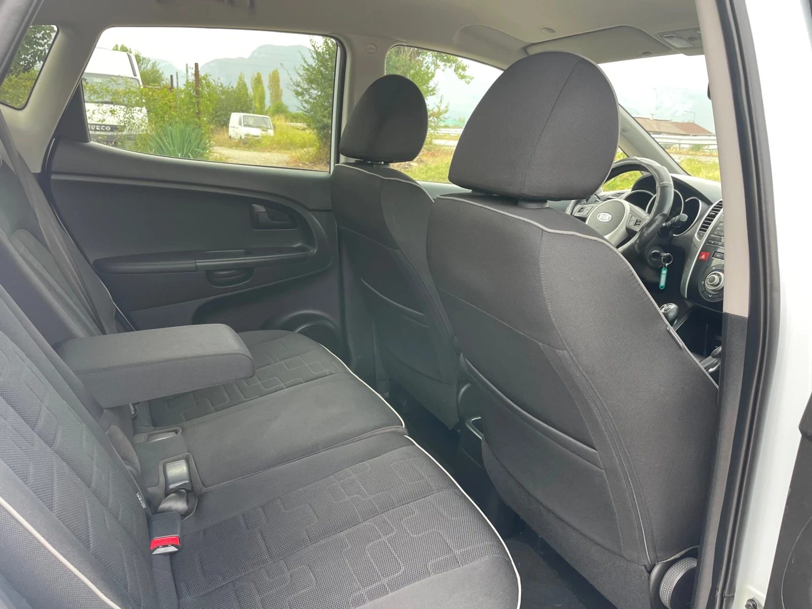 Kia Venga 1.4TDI-90-ITALIA - изображение 6