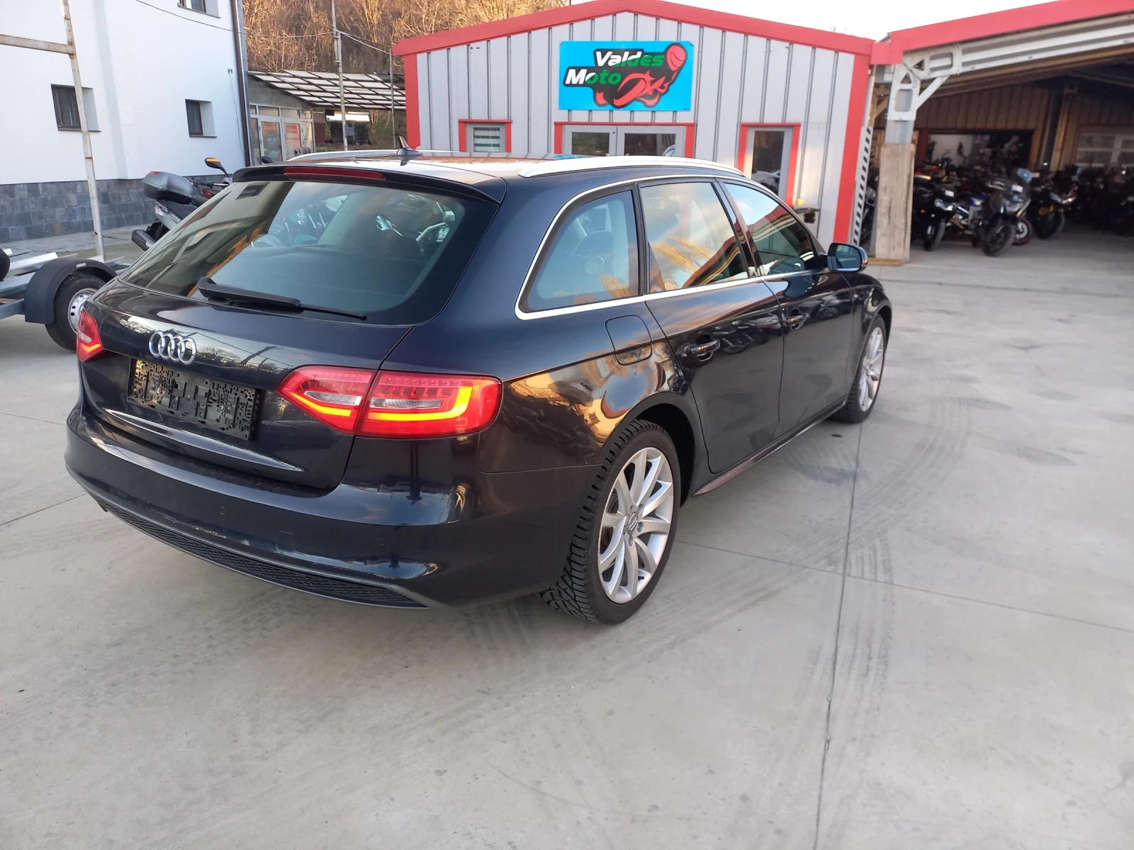 Audi A4 2.0 TDI S LINE  - изображение 3