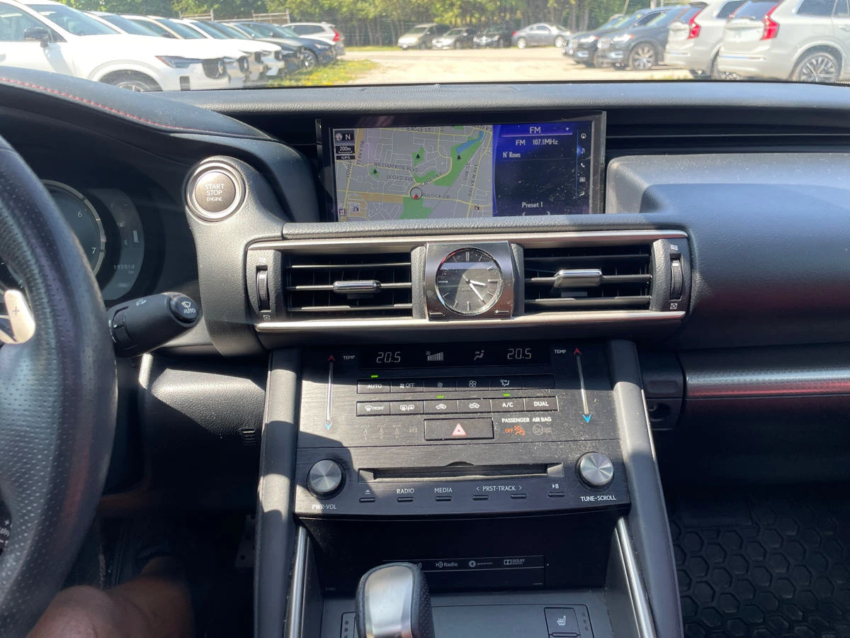 Lexus IS 300 CARFAX* АВТОФИНАНСИРАНЕ* БЕЗ ПЪРВОНАЧАЛНА ВНОСКА*  - изображение 9