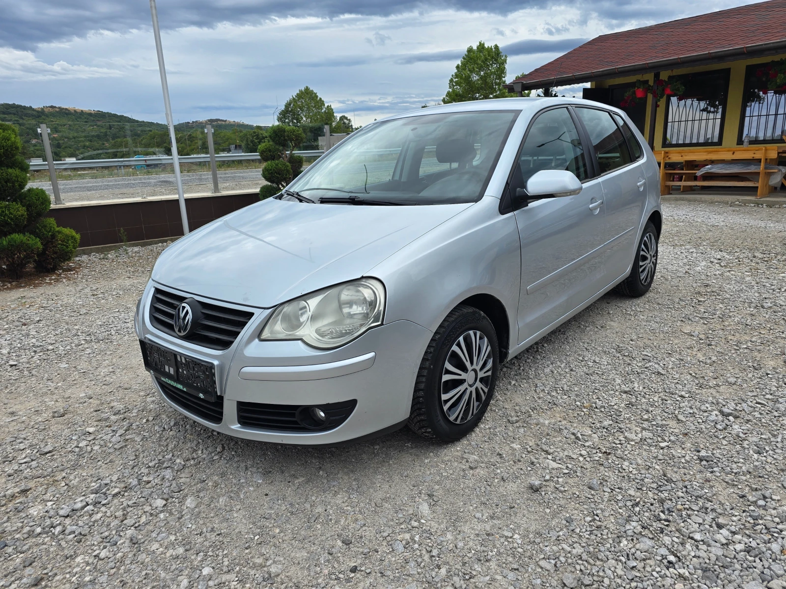 VW Polo 1.2 КЛИМАТИК РЕАЛНИ КИЛОМЕТРИ | Mobile.bg — изображение 1