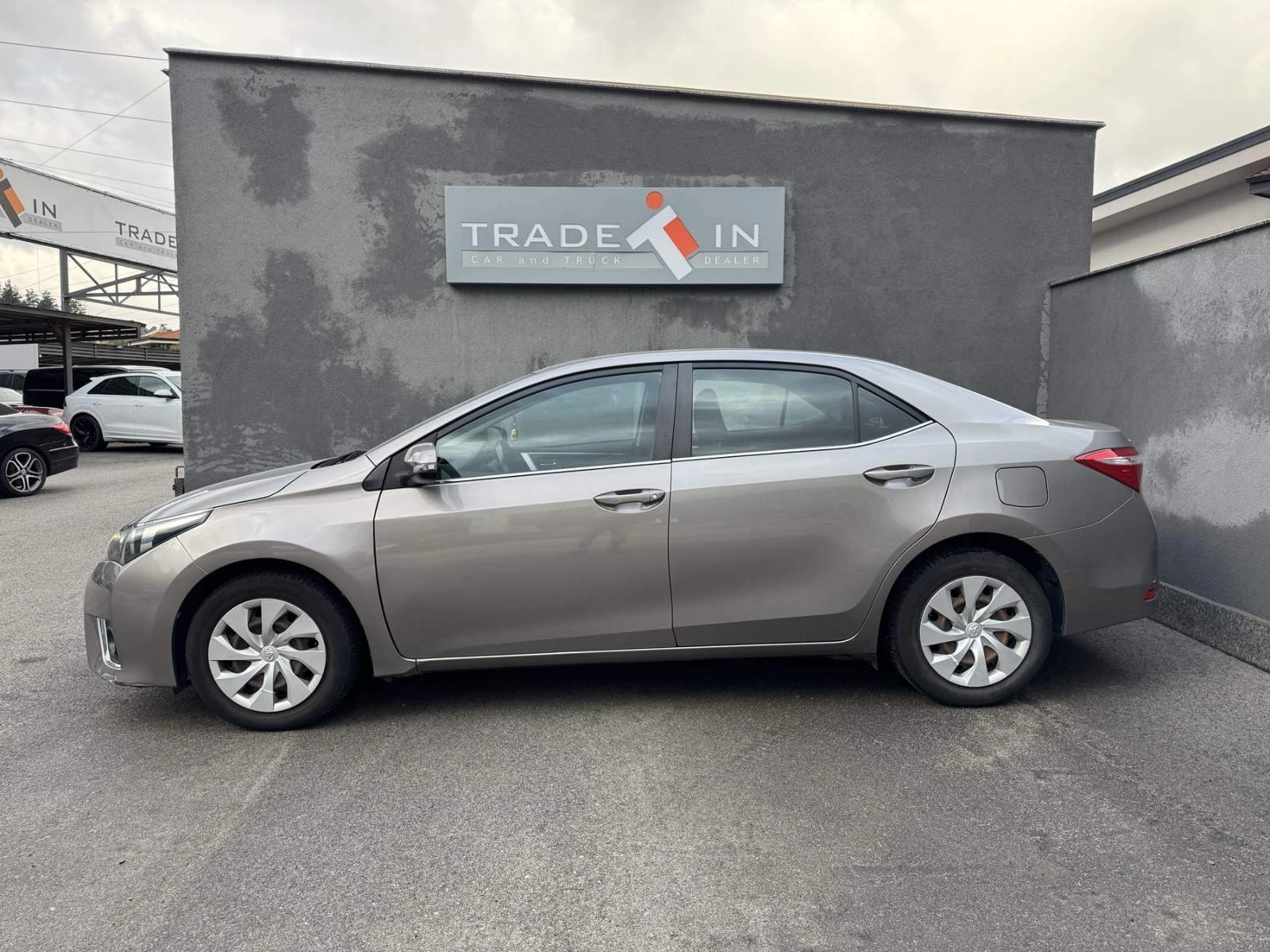 Toyota Corolla 1.6 VALVEMATIC - изображение 7