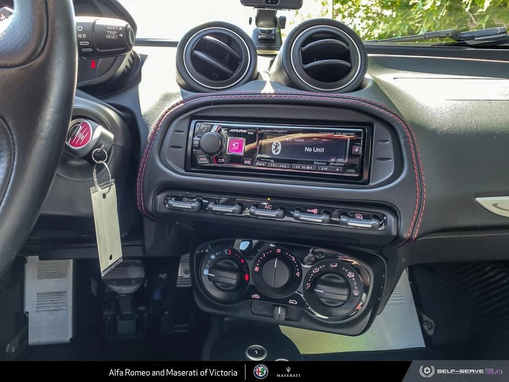 Alfa Romeo 4C * АВТОКРЕДИТИРАНЕ - изображение 10