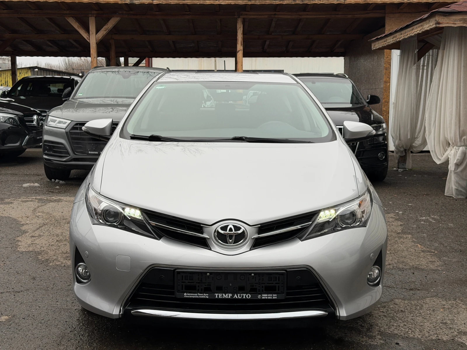 Toyota Auris 1.6i* СЪС СЕРВИЗНА КНИЖКА С ПЪЛНА ИСТОРИЯ - изображение 2