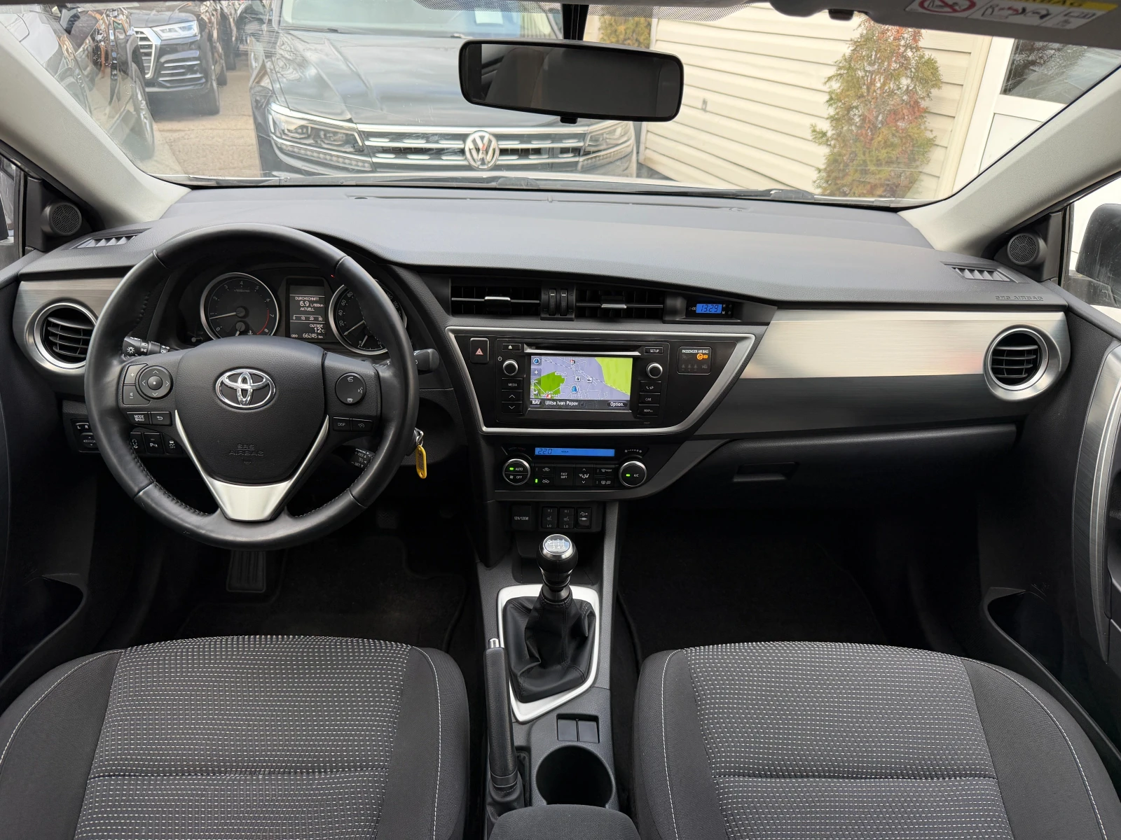 Toyota Auris 1.6i* СЪС СЕРВИЗНА КНИЖКА С ПЪЛНА ИСТОРИЯ - изображение 8