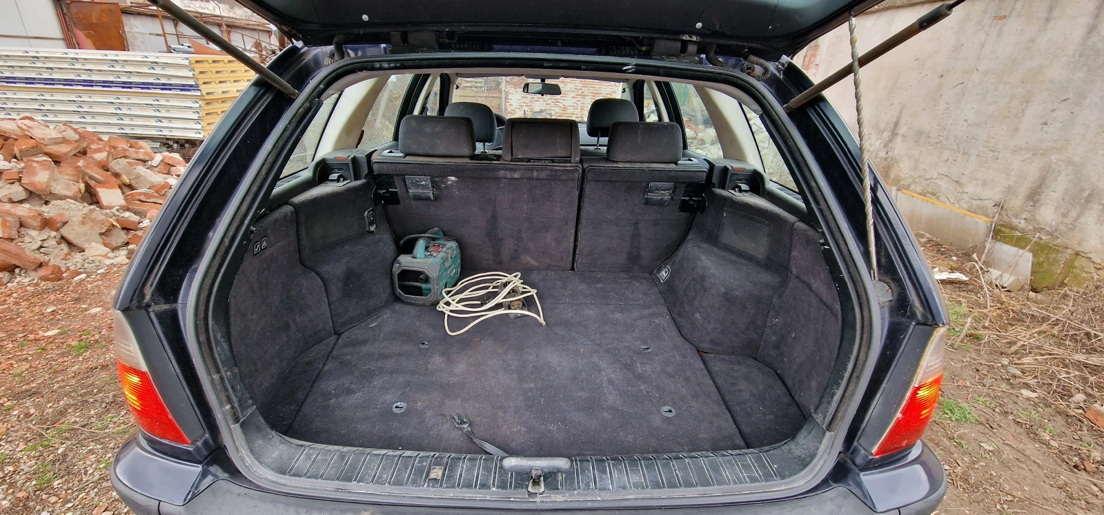 BMW 320, снимка 5 - Автомобили и джипове - 53803097