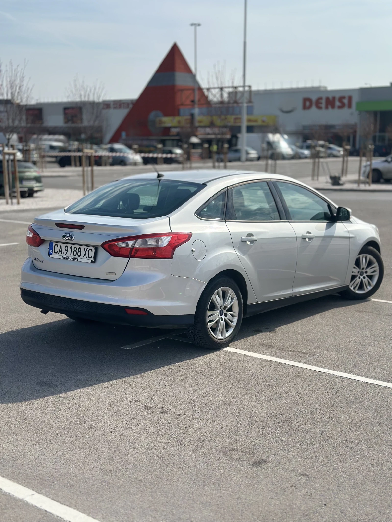 Ford Focus 2014 г. / 115k km / Navi / Camera / обслужен, снимка 7 - Автомобили и джипове - 54127449