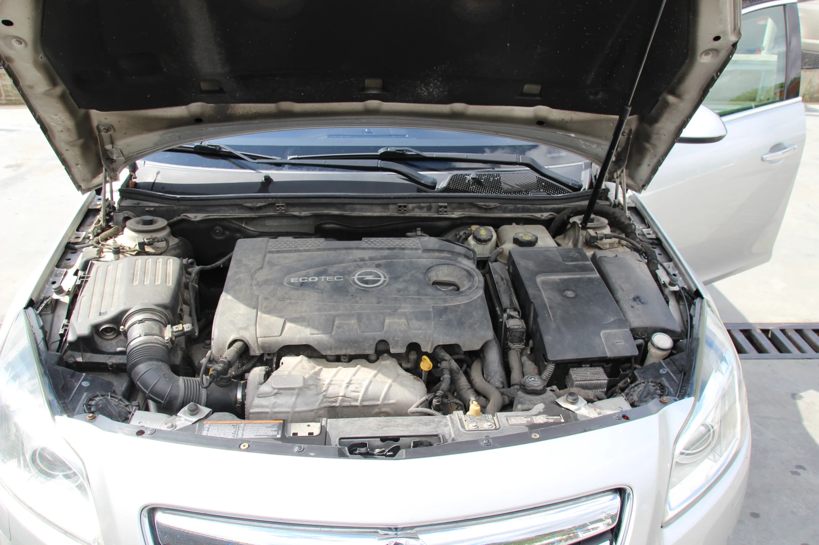 Opel Insignia 2.0 CDTI, снимка 5 - Автомобили и джипове - 54633988