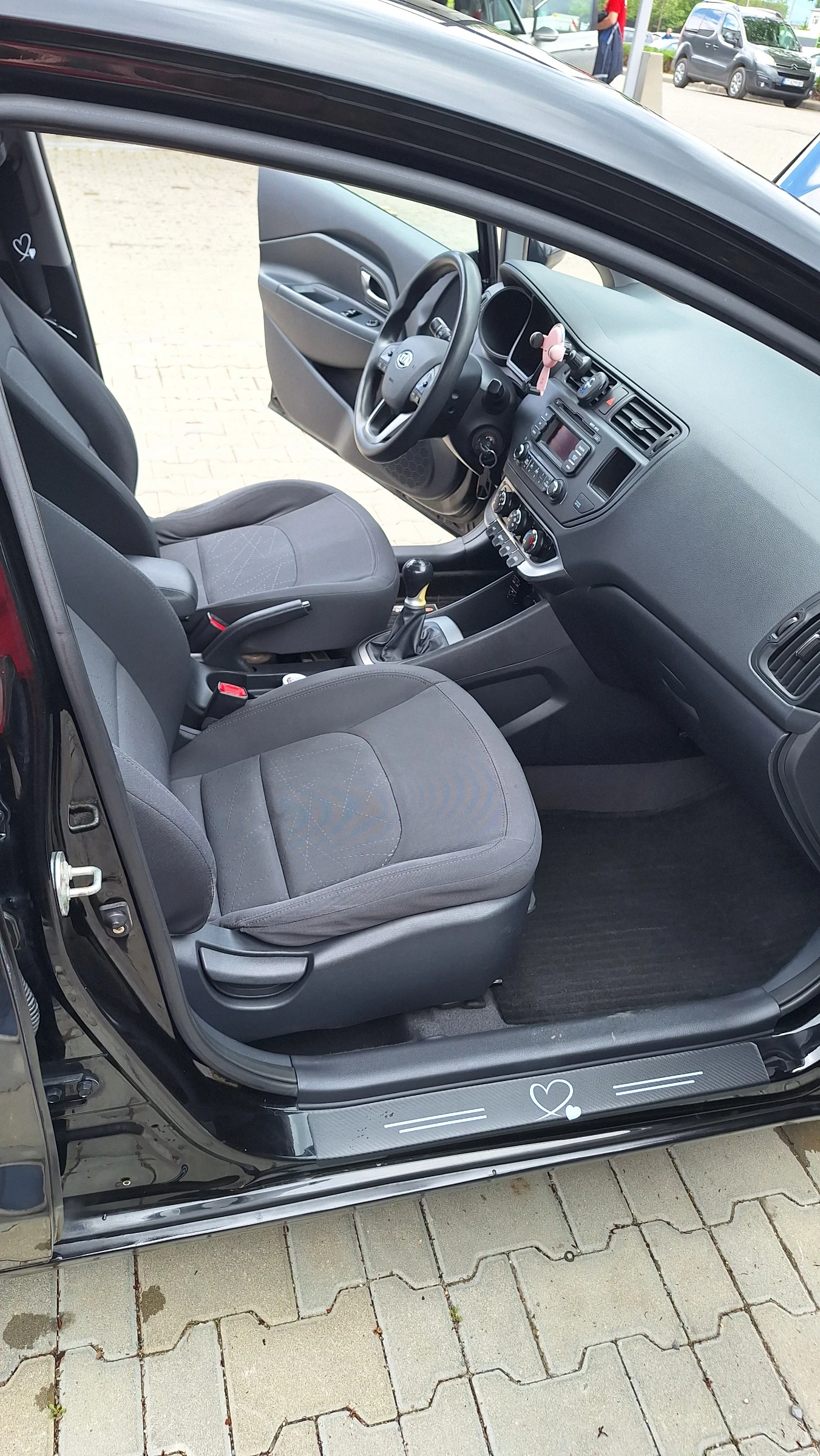 Kia Rio, снимка 9 - Автомобили и джипове - 54651350