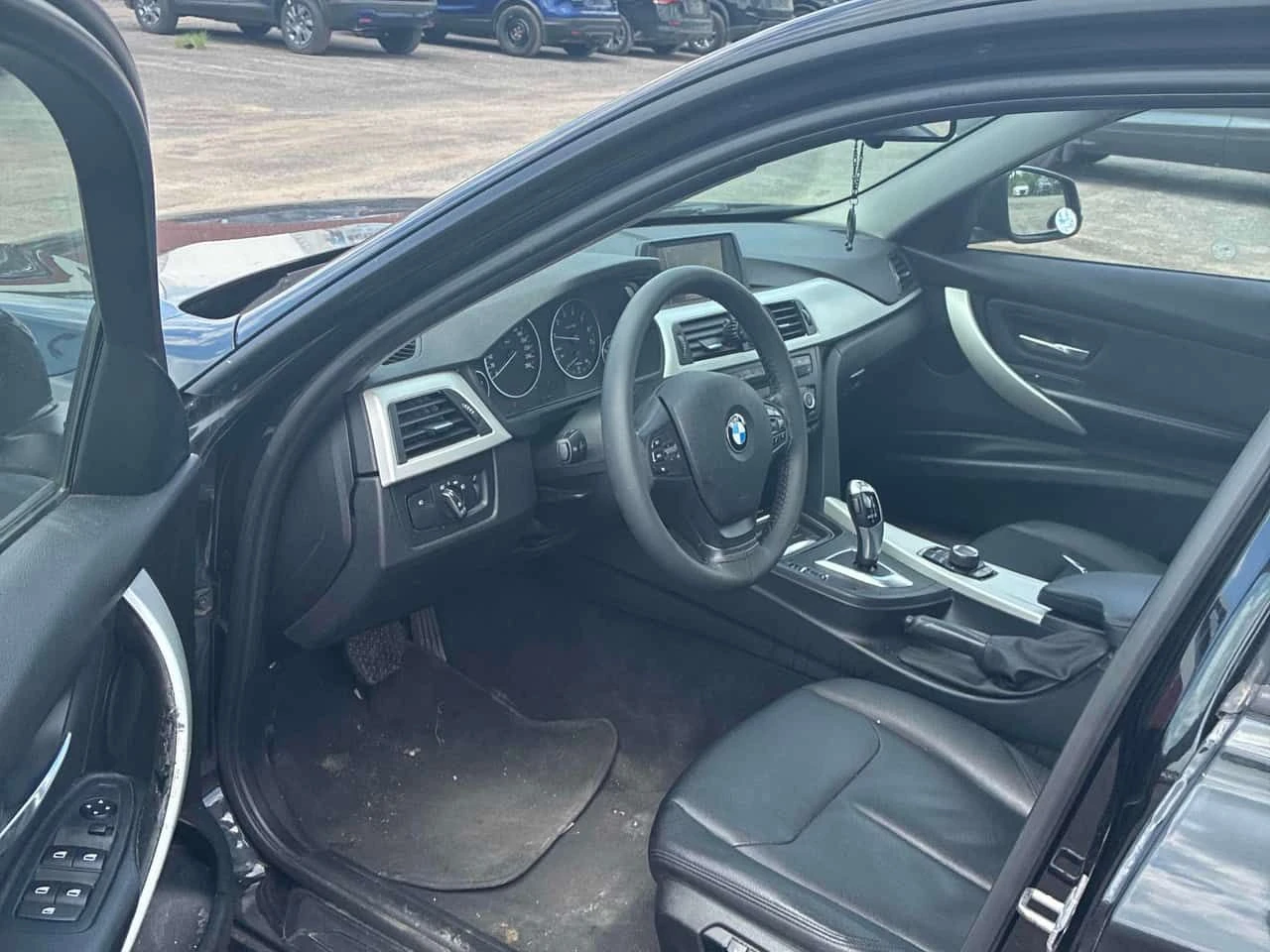 BMW 320 320i xDrive/CARFAX/ФИНАНСИРАНЕ, снимка 6 - Автомобили и джипове - 54703147