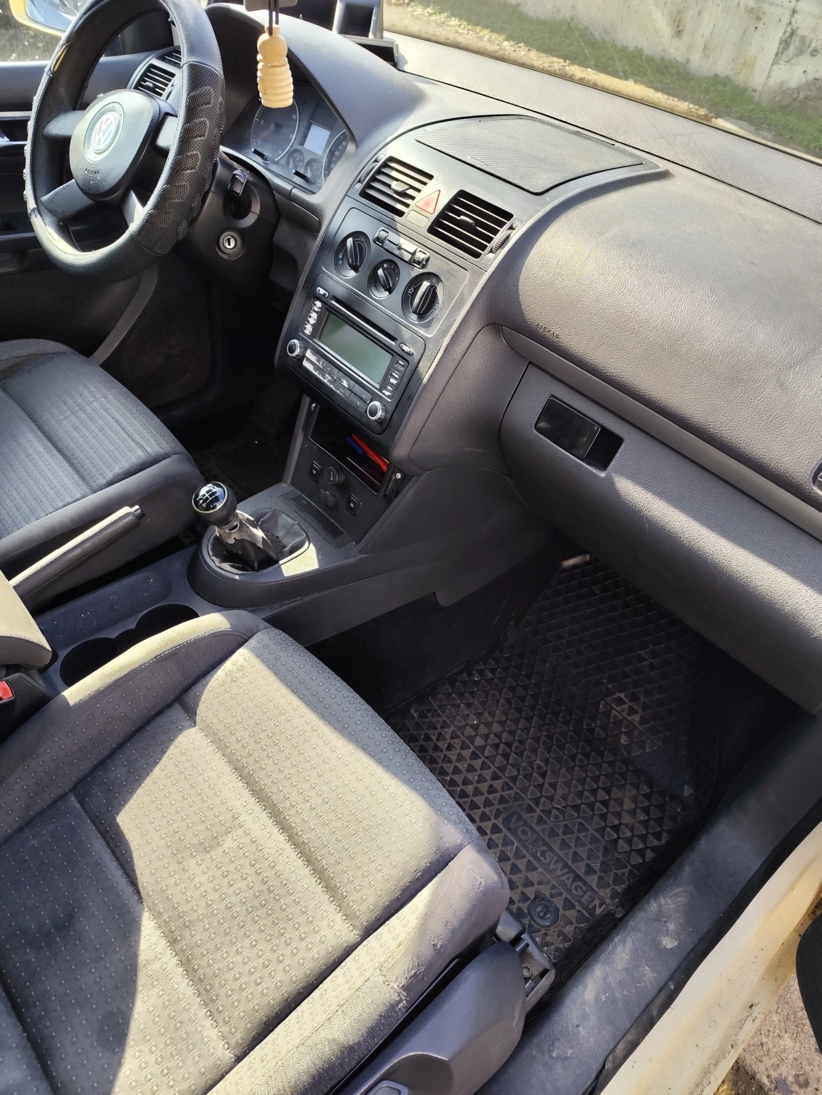 VW Touran, снимка 3 - Автомобили и джипове - 55212113