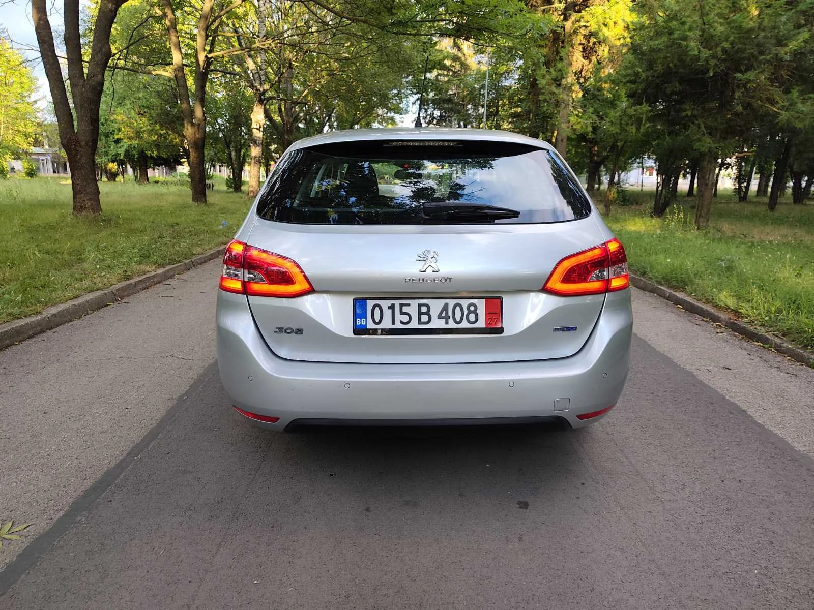 Peugeot 308 2016г Напълно обслужен!, снимка 6 - Автомобили и джипове - 55268475