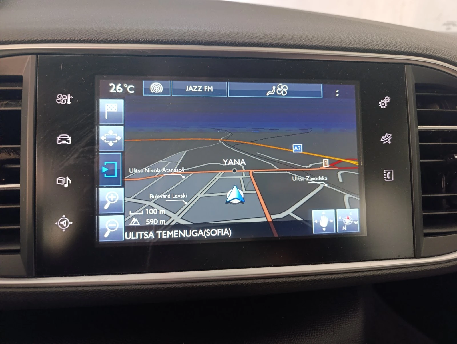 Peugeot 308 2016г Напълно обслужен!, снимка 15 - Автомобили и джипове - 55268475