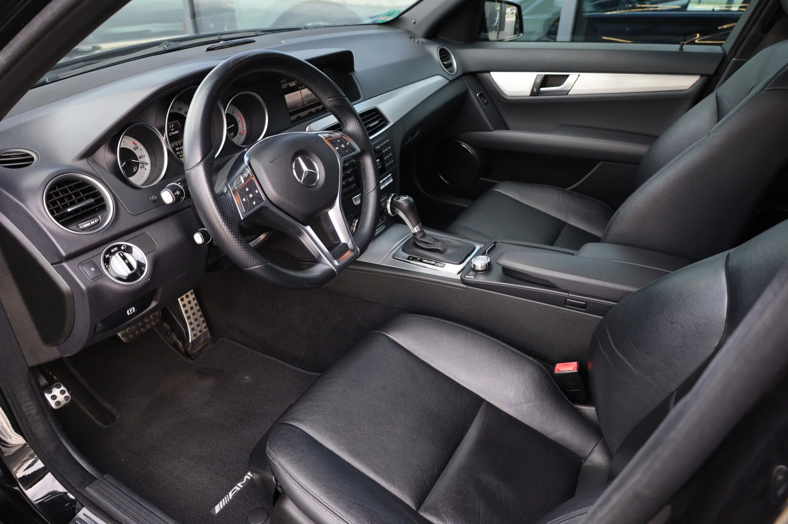 Mercedes-Benz C 250 * FACELIFT* 4 MATIC* AMG PAKET* HARMAN/KARDON* , снимка 9 - Автомобили и джипове - 55651235