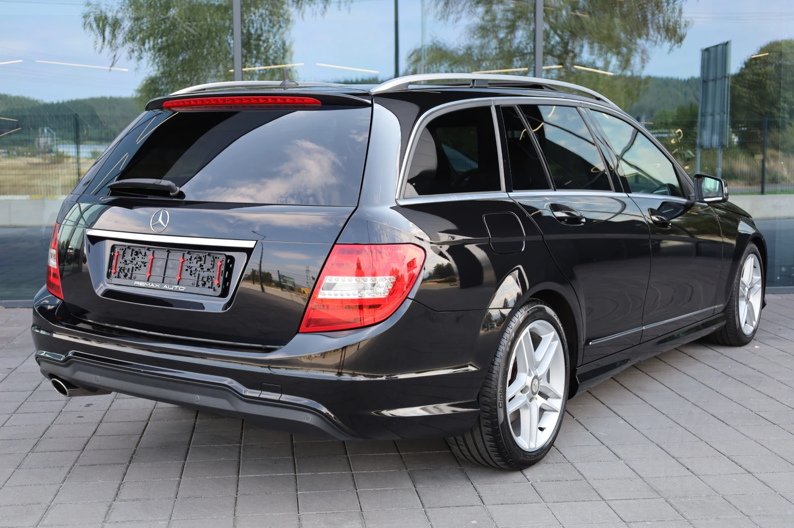 Mercedes-Benz C 250 * FACELIFT* 4 MATIC* AMG PAKET* HARMAN/KARDON* , снимка 8 - Автомобили и джипове - 55651235