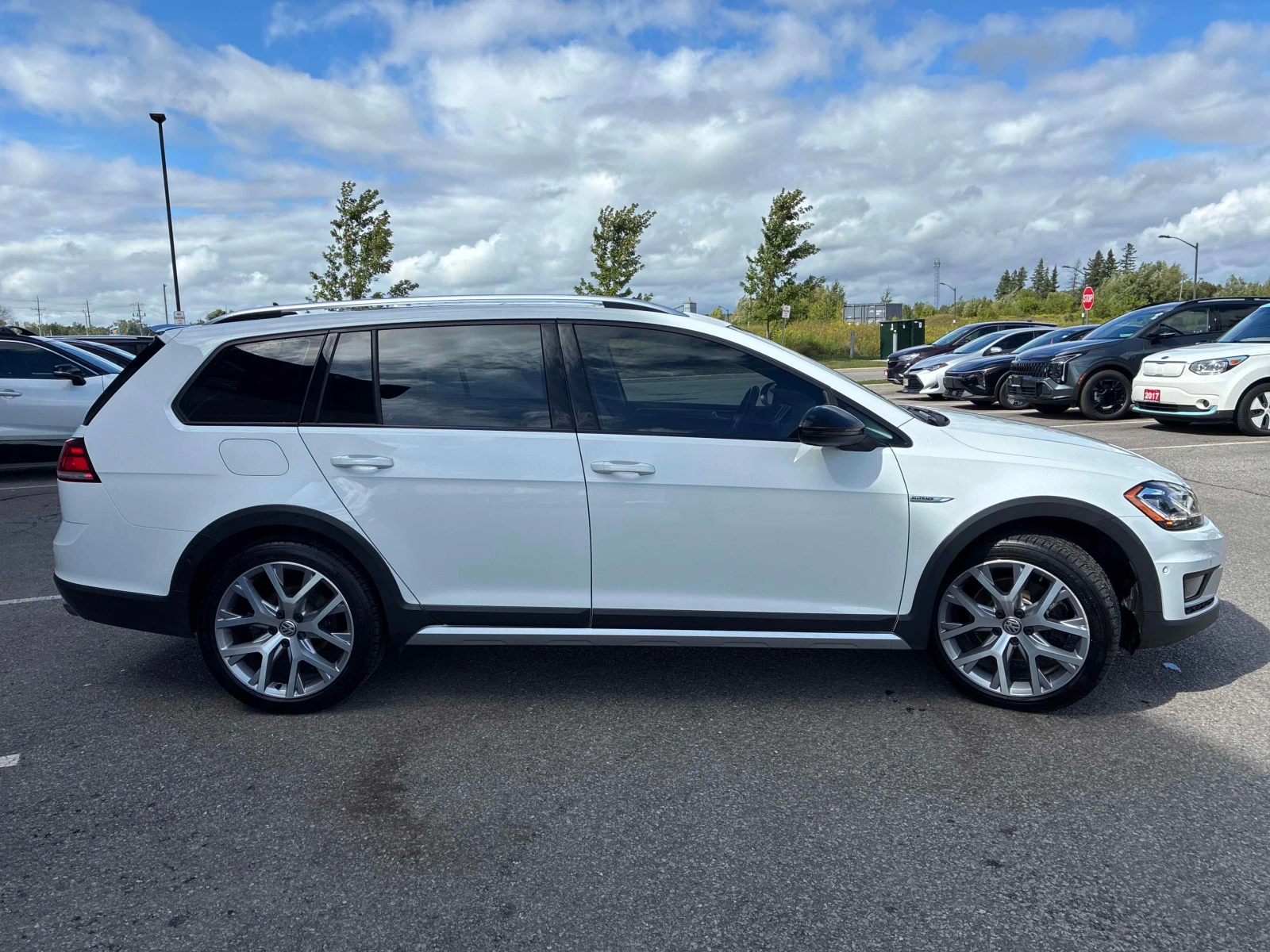 VW Alltrack * DSG * АВТОКРЕДИТ БЕЗ ПЪРВОНАЧАЛНА ВНОСКА* , снимка 17 - Автомобили и джипове - 55832908