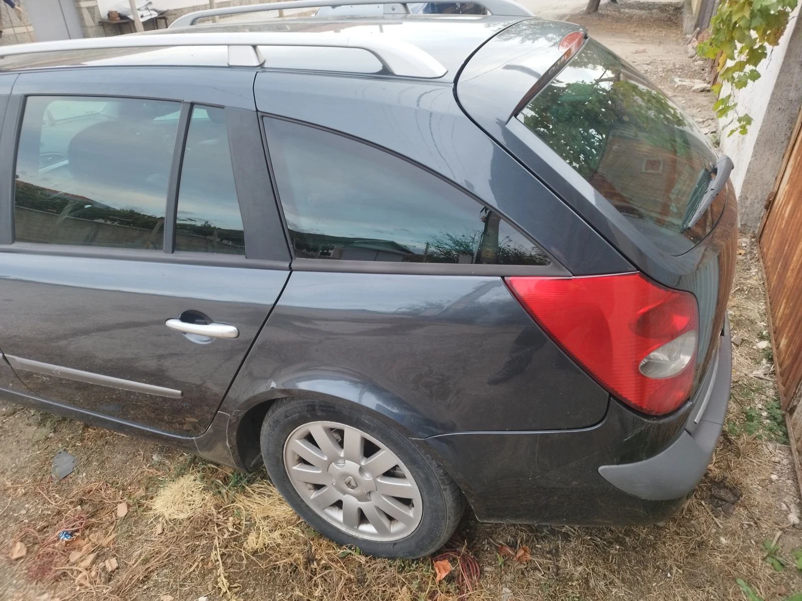 Renault Laguna, снимка 2 - Автомобили и джипове - 56341238