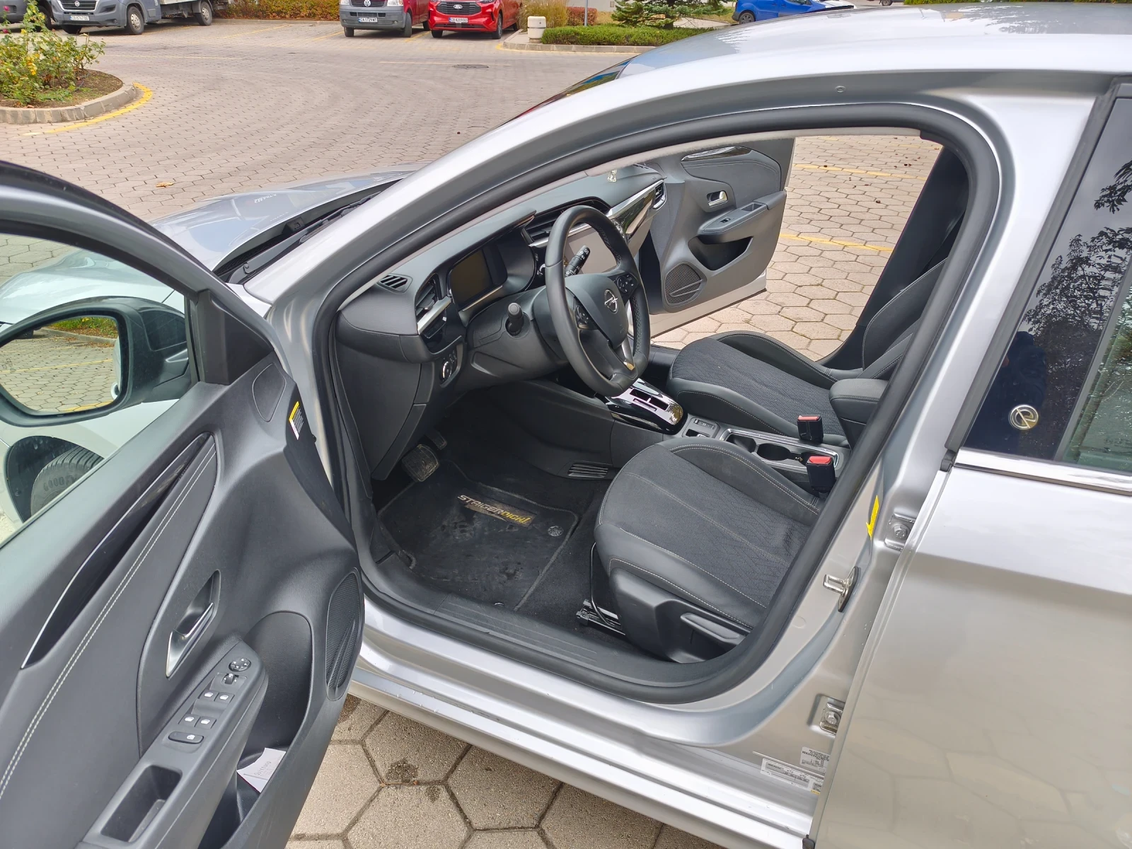 Opel Corsa Electric, снимка 12 - Автомобили и джипове - 56557991