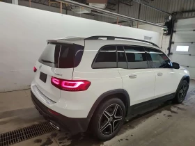 Mercedes-Benz GLB 4MATIC | AMG | KEYLESS | PANO | CARFAX, снимка 3