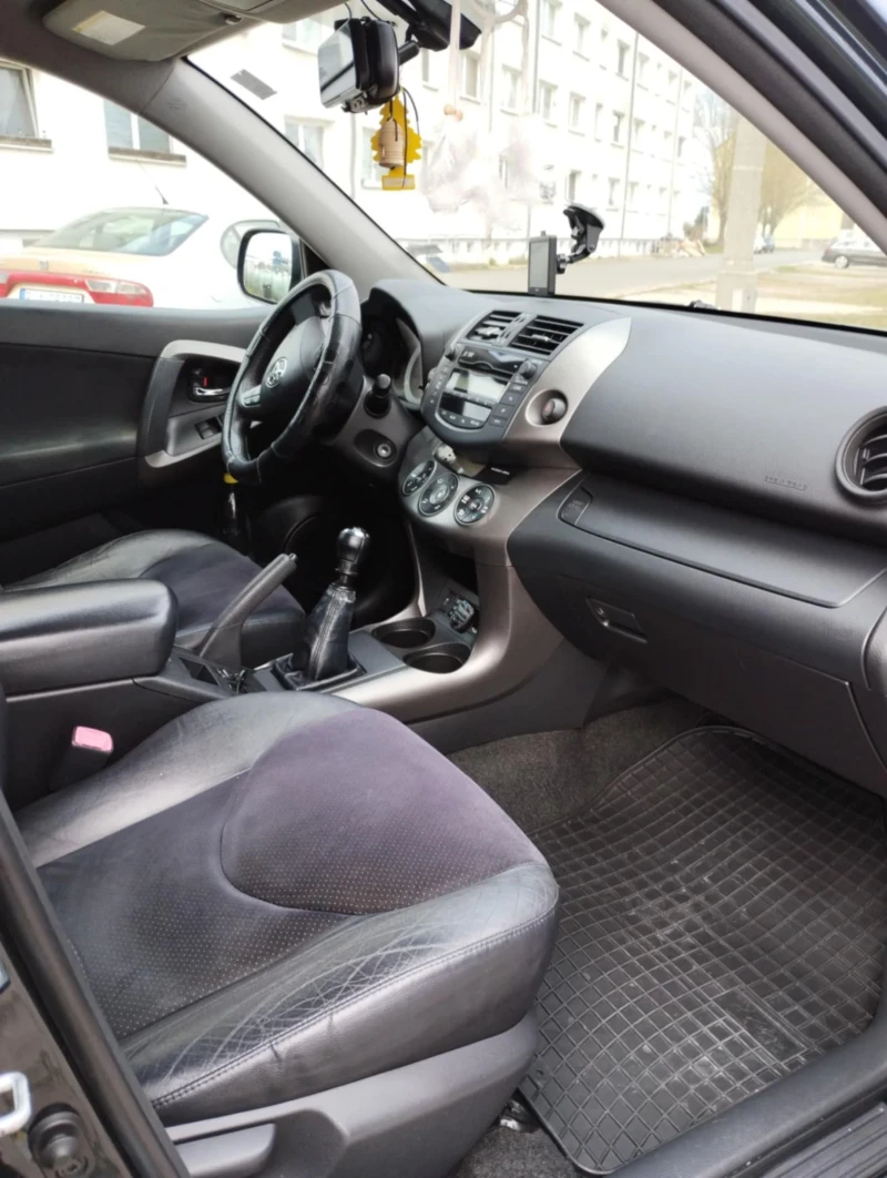Toyota Rav4 2.2D-4D 4?4 FACELIFT, снимка 7 - Автомобили и джипове - 52295929