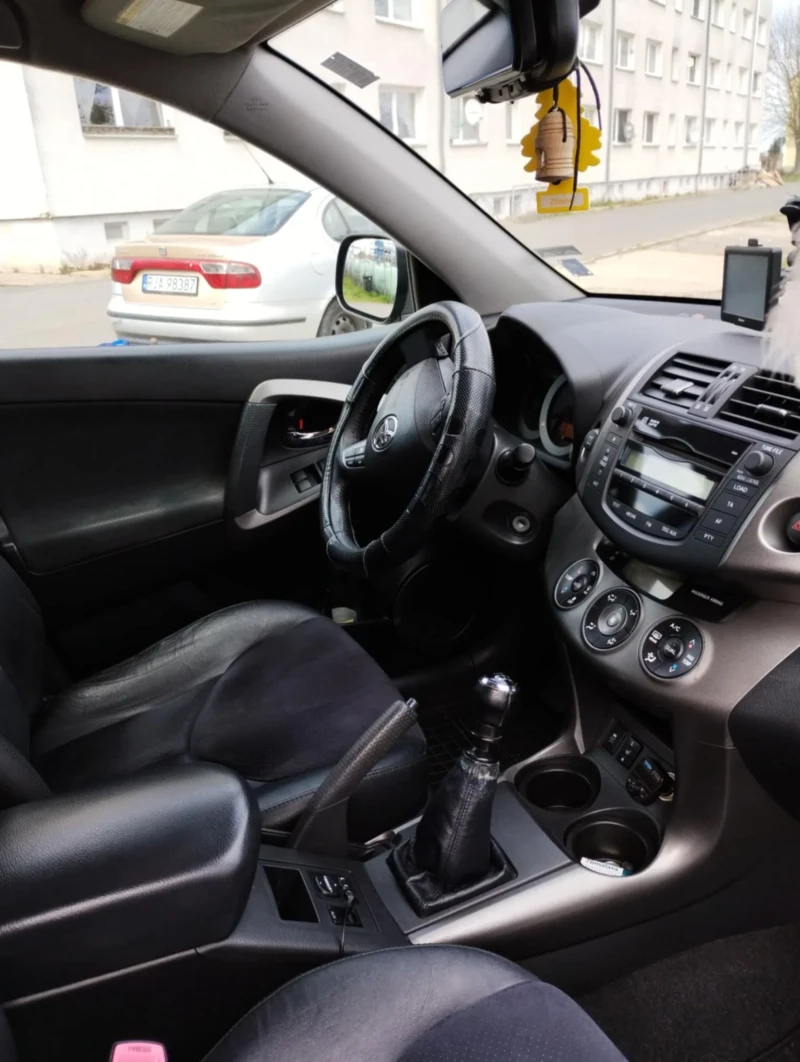 Toyota Rav4 2.2D-4D 4?4 FACELIFT, снимка 8 - Автомобили и джипове - 52295929