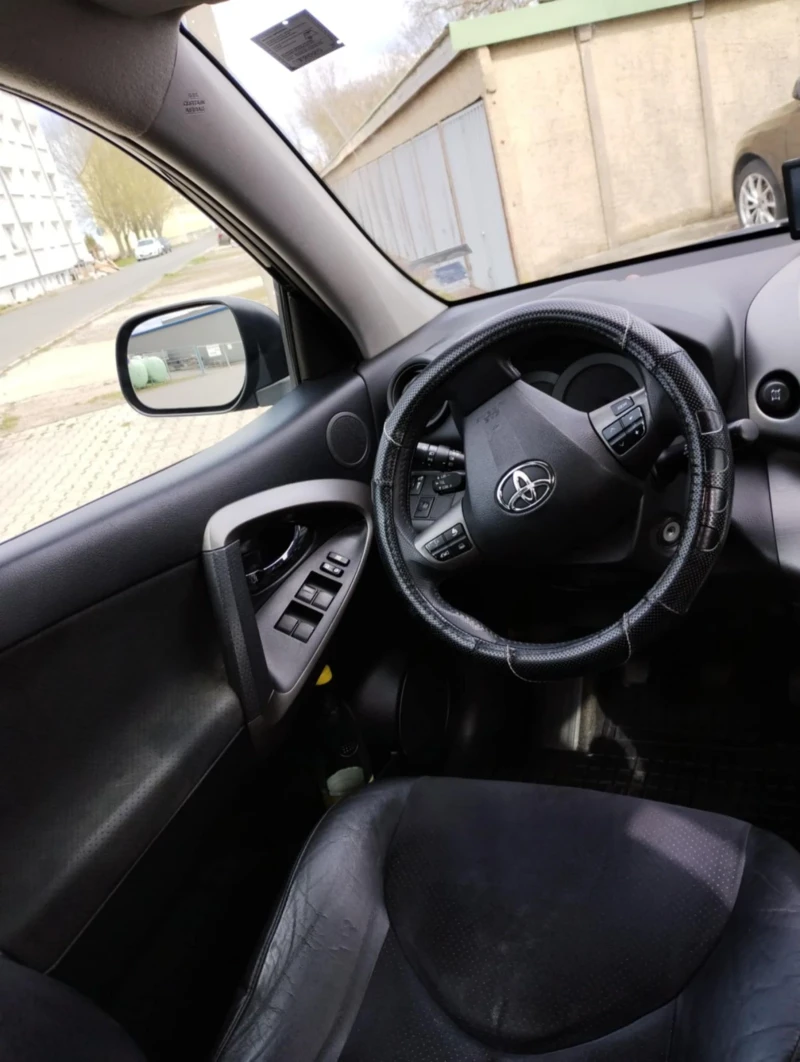 Toyota Rav4 2.2D-4D 4?4 FACELIFT, снимка 13 - Автомобили и джипове - 52295929