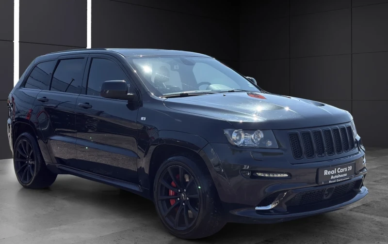 Jeep Grand cherokee SRT* LPG* DISTR* KEYLESS* PANO* K&N* BORLA* BREMBO, снимка 3 - Автомобили и джипове - 50189753