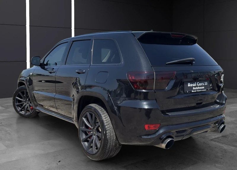 Jeep Grand cherokee SRT* LPG* DISTR* KEYLESS* PANO* K&N* BORLA* BREMBO, снимка 4 - Автомобили и джипове - 50189753
