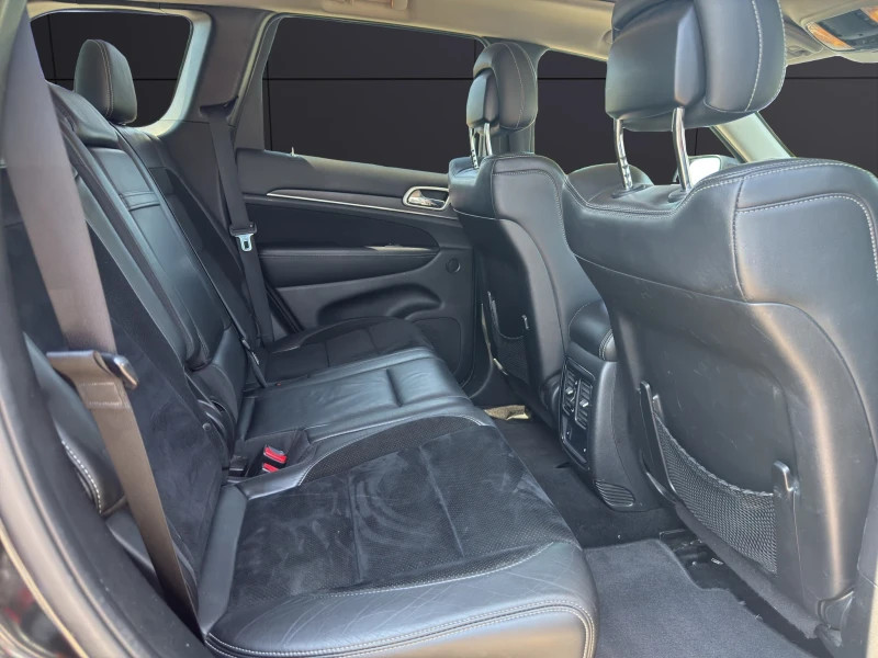 Jeep Grand cherokee SRT* LPG* DISTR* KEYLESS* PANO* K&N* BORLA* BREMBO, снимка 13 - Автомобили и джипове - 50189753