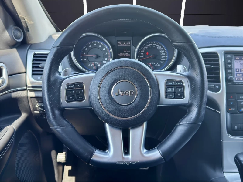 Jeep Grand cherokee SRT* LPG* DISTR* KEYLESS* PANO* K&N* BORLA* BREMBO, снимка 9 - Автомобили и джипове - 50189753