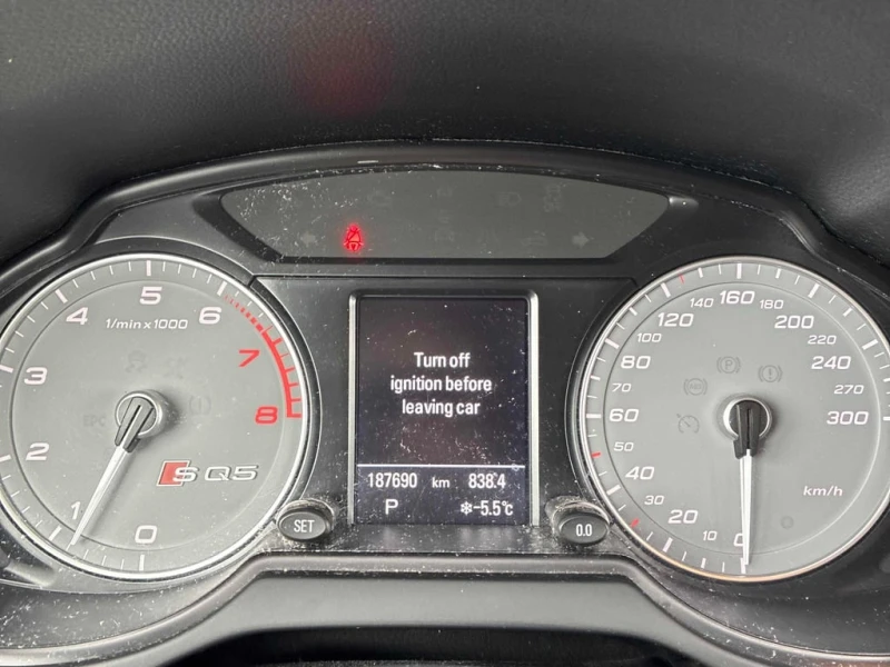 Audi SQ5 * 3.0T Dynamic Edition * CARFAX * БЕЗ ПЪРВОНАЧАЛНА, снимка 8 - Автомобили и джипове - 53176108