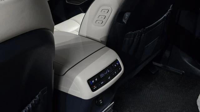 Hyundai Palisade Гаранция до 2г., Автосервиз, Резервни части сигурн, снимка 11 - Автомобили и джипове - 53540822