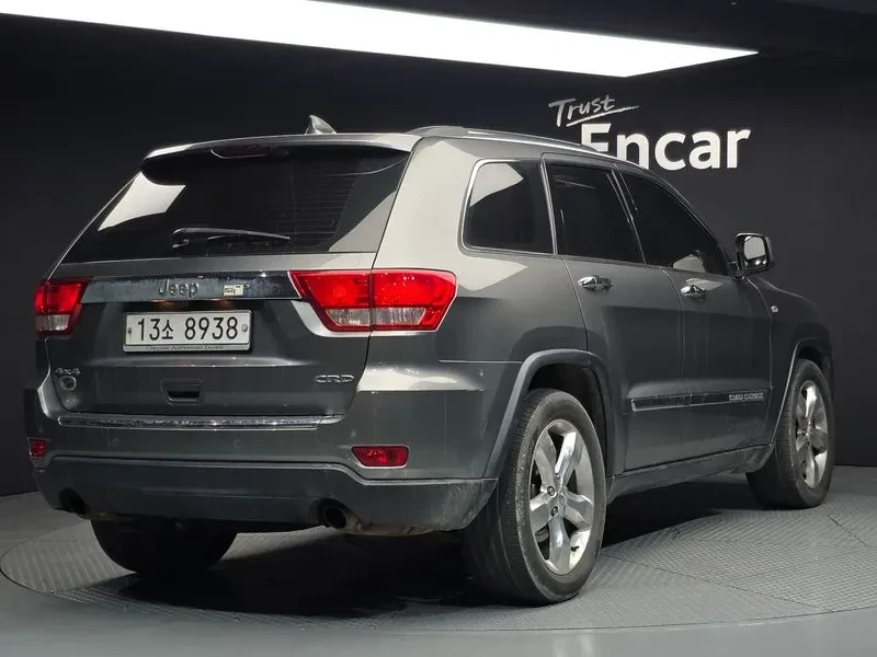Jeep Cherokee 3.0 Diesel Overland Wk2, снимка 2 - Автомобили и джипове - 55926579