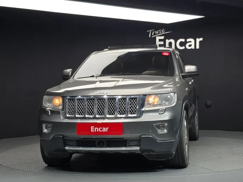 Jeep Cherokee 3.0 Diesel Overland Wk2, снимка 3 - Автомобили и джипове - 55926579