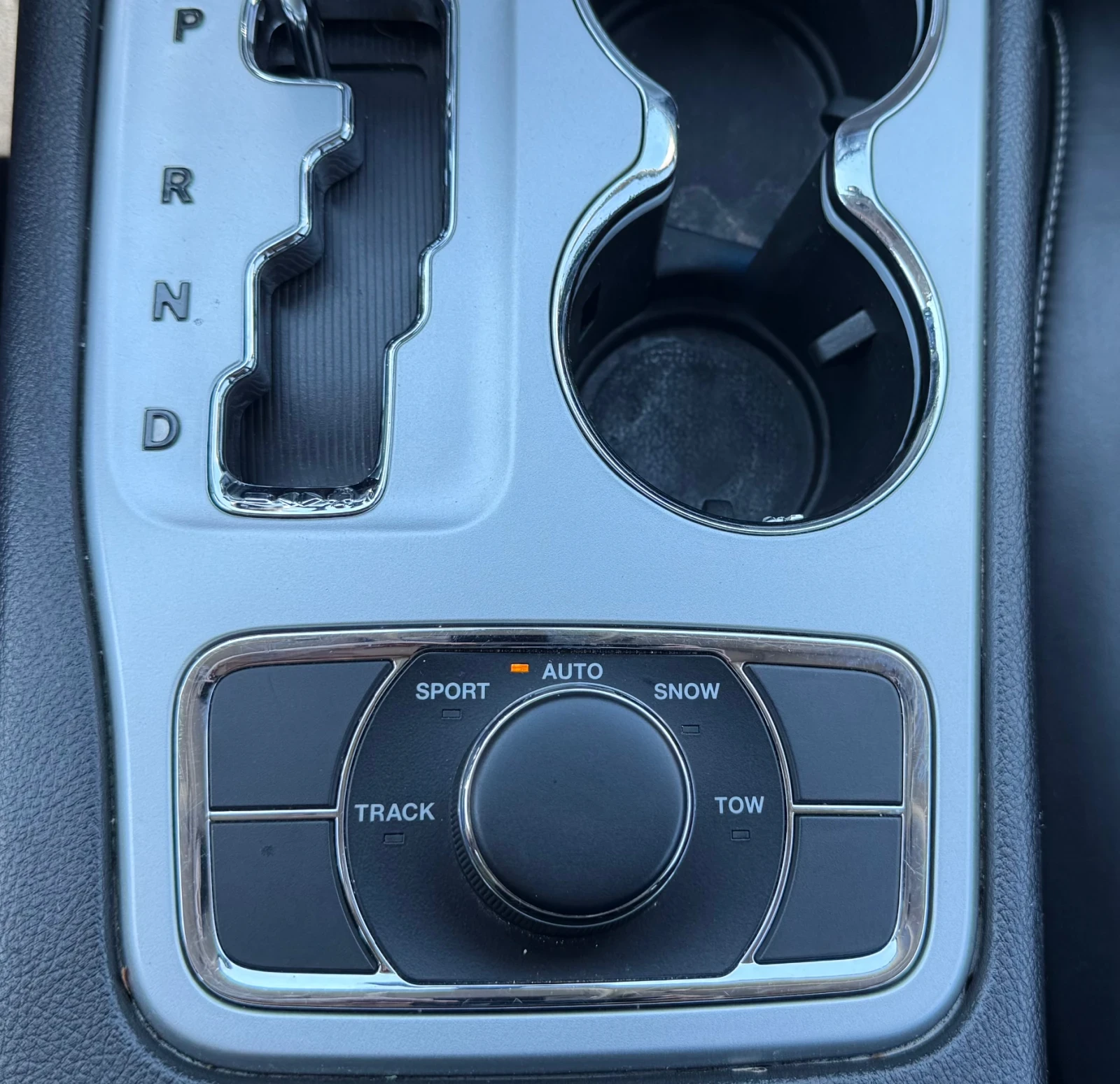 Jeep Grand cherokee SRT* LPG* DISTR* KEYLESS* PANO* K&N* BORLA* BREMBO | Mobile.bg   14