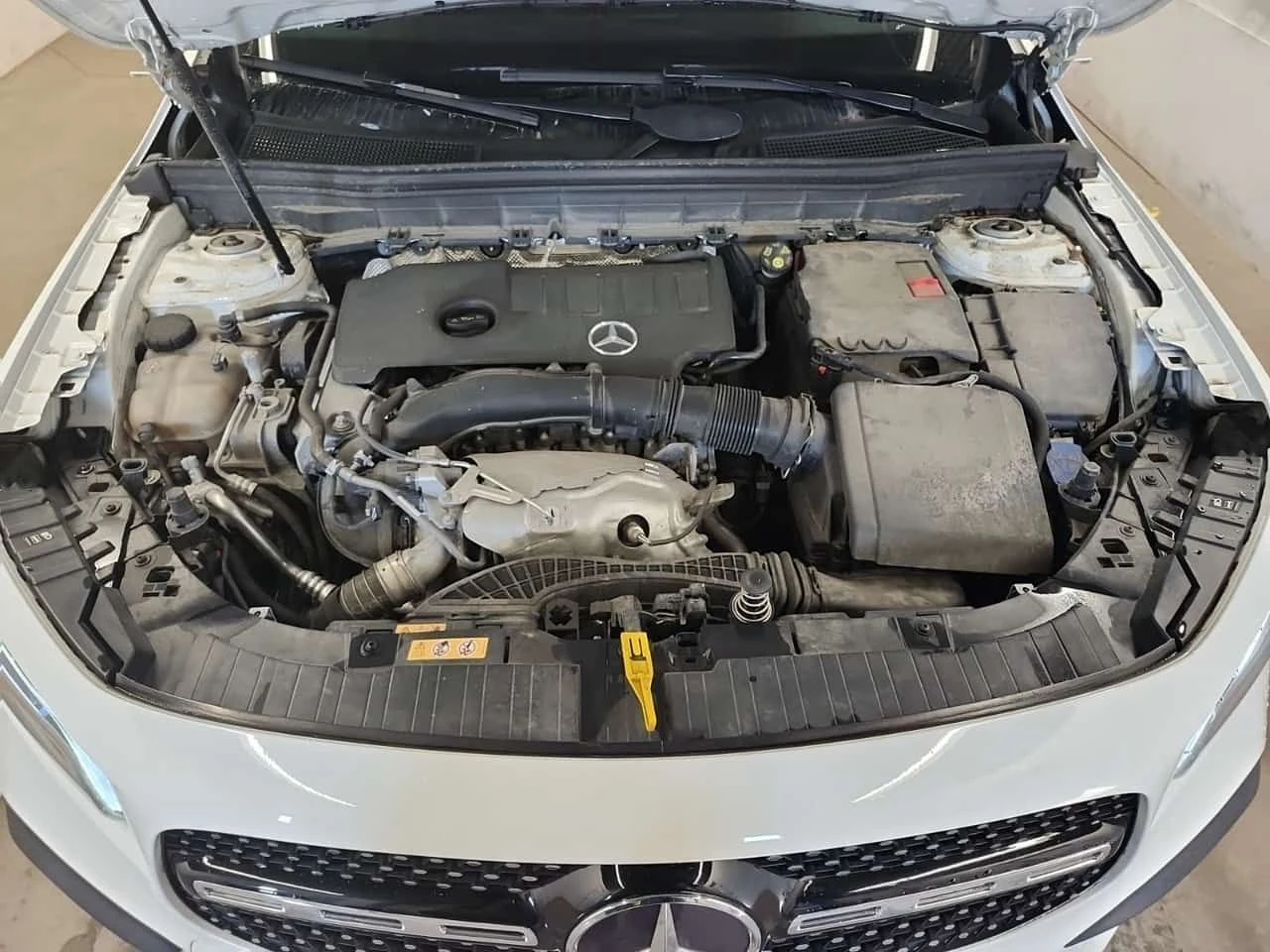 Mercedes-Benz GLB 4MATIC | AMG | KEYLESS | PANO | CARFAX, снимка 15 - Автомобили и джипове - 53825042